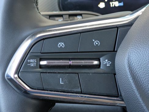 Used 2025 Chevrolet Equinox LT w/ Convenience Package II FWD image 26