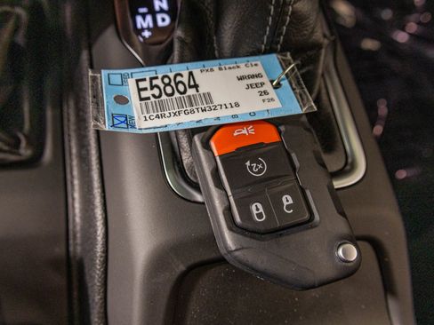 New 2026 Jeep Wrangler Unlimited Rubicon AWD/4WD image 27