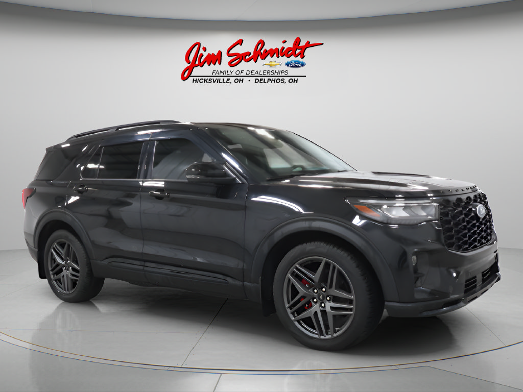 Used 2025 Ford Explorer ST AWD/4WD image 2
