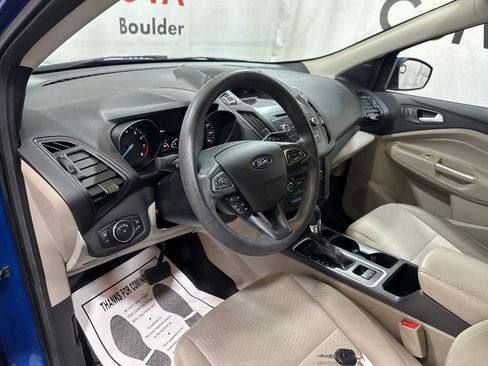 Used 2017 Ford Escape SE image 25