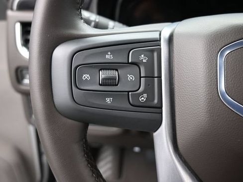 Used 2024 GMC Yukon XL SLT w/ SLT Luxury Package AWD/4WD image 32