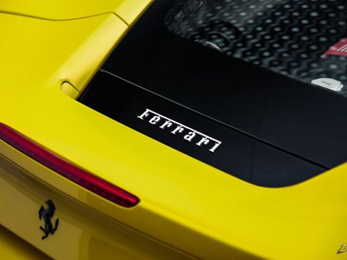 Used 2019 Ferrari 488 GTB RWD image 20