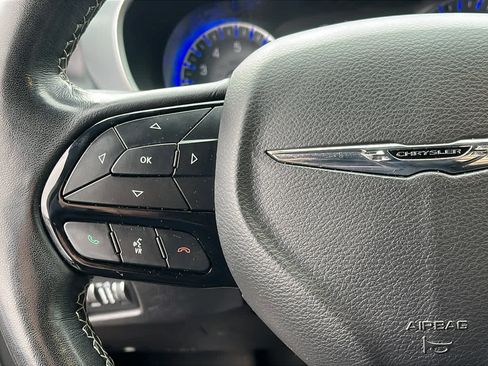 Used 2020 Chrysler Pacifica Touring-L w/ S Appearance Package image 12