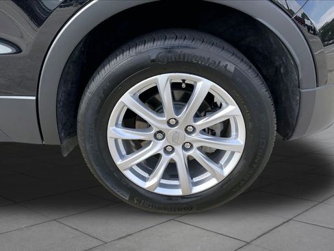 Used 2023 Cadillac XT4 Luxury w/ Cold Weather Package FWD image 11