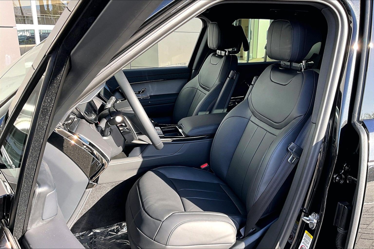 New 2027 Land Rover Range Rover Sport SE AWD/4WD image 9