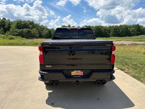 Used 2022 Chevrolet Silverado 1500 LT Trail Boss w/ LT Trail Boss Premium Package AWD/4WD image 8