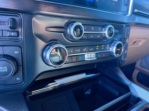 Used 2023 Ford F350 Lariat image 24