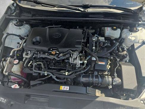 Used 2019 Toyota Camry XLE FWD image 23