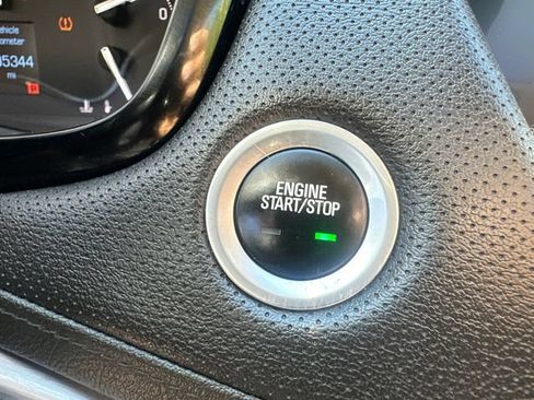 Used 2018 Cadillac XT5 Luxury w/ Driver Awareness Package AWD/4WD image 33