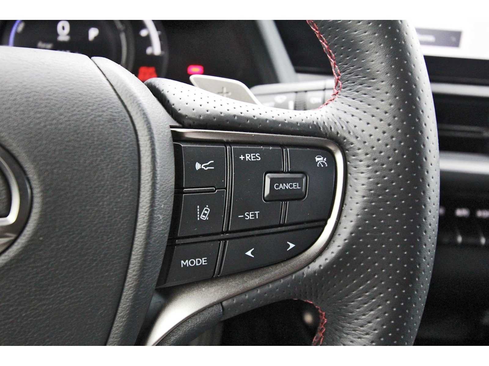 Used 2024 Lexus UX 250h F Sport FWD image 15
