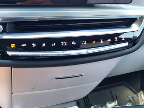 New 2025 Cadillac Lyriq Sport RWD image 28