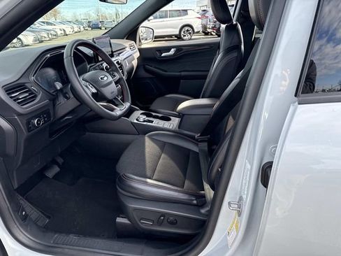 Certified 2025 Ford Escape ST-Line Select image 18