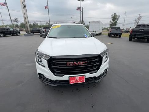 Used 2022 GMC Terrain SLT w/ Elevation Edition AWD/4WD image 3