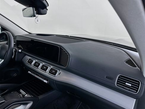 Certified 2024 Mercedes-Benz GLS 450 4MATIC image 34