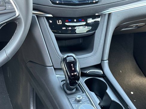New 2026 Cadillac XT5 Luxury image 21