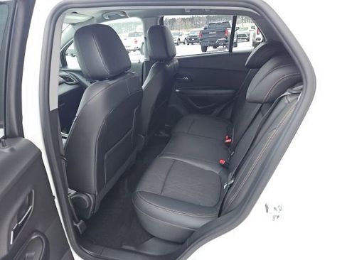 Certified 2022 Chevrolet Trax LT w/ LT Convenience Package image 10