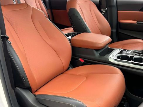 Used 2023 Kia Carnival SX Prestige FWD image 13