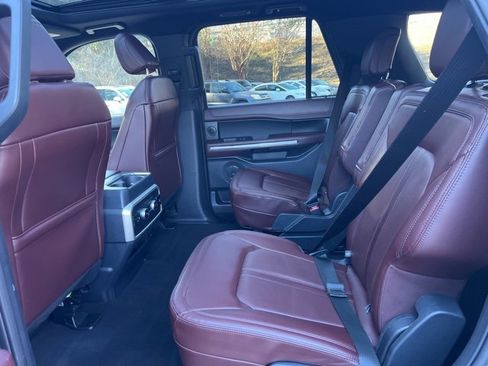 Used 2023 Ford Expedition Limited image 13