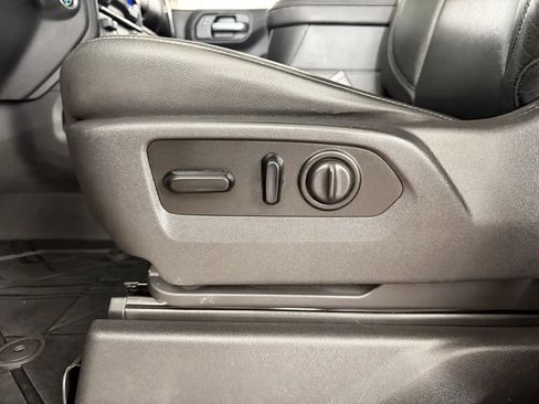 Used 2019 Chevrolet Silverado 1500 LT Trail Boss AWD/4WD image 14