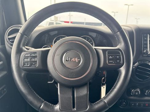 Used 2015 Jeep Wrangler Unlimited Sahara w/ Connectivity Group image 14