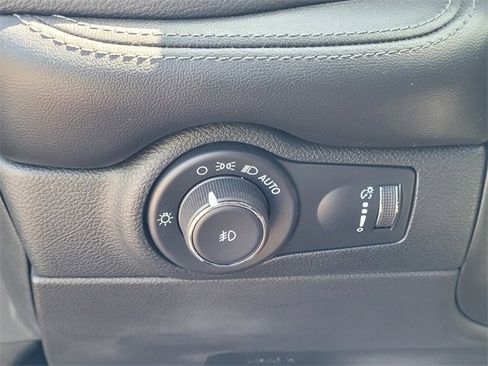 Used 2022 Dodge Durango GT image 24