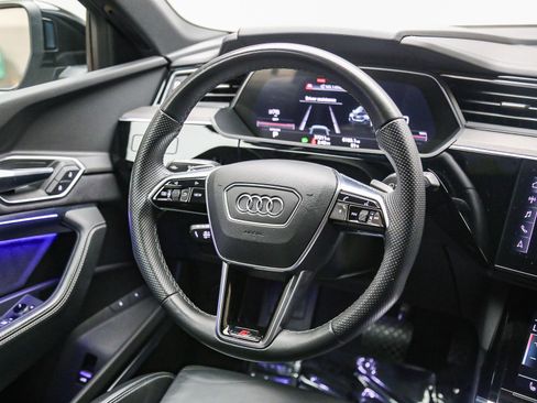Used 2022 Audi e-tron S Premium Plus AWD/4WD image 17