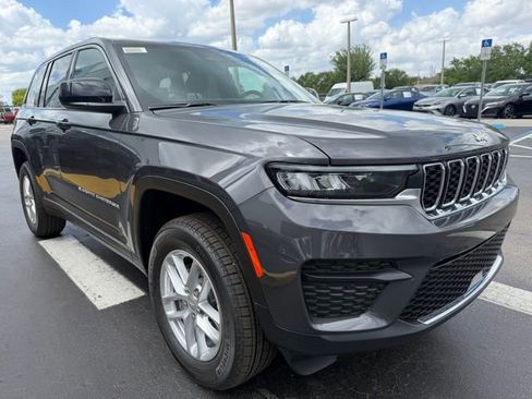New 2026 Jeep Grand Cherokee Laredo image 3