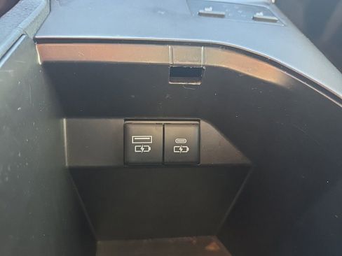 Used 2022 Toyota Camry XSE image 35