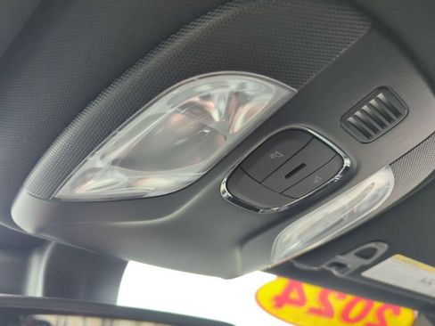 Used 2024 Jeep Compass Latitude image 21