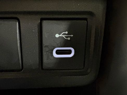 Used 2023 Toyota Corolla Cross L image 11