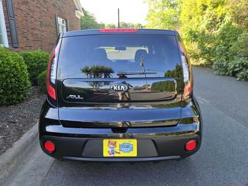 Used 2017 Kia Soul FWD image 4