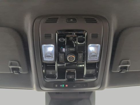 Certified 2025 Cadillac Escalade ESV Premium Luxury w/ Touring Package AWD/4WD image 17