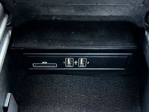 Used 2017 Mercedes-Benz C 300 4MATIC Sedan image 33