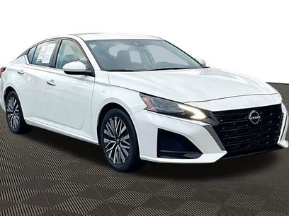 Used 2023 Nissan Altima 2.5 SV