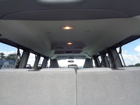 Used 2018 Chevrolet Express 3500 LS RWD image 15