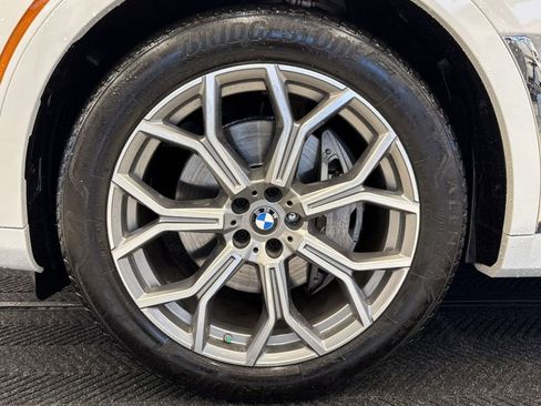 Used 2022 BMW X7 xDrive40i w/ Luxury Seating Package image 13