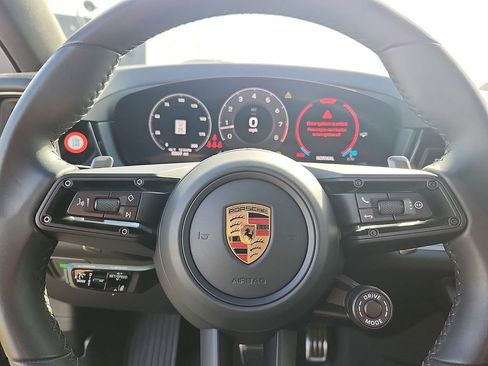 Used 2025 Porsche Cayenne S image 17