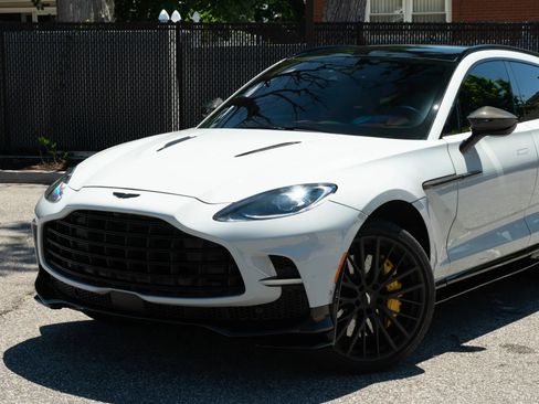 Used 2023 Aston Martin DBX 707 AWD/4WD image 4