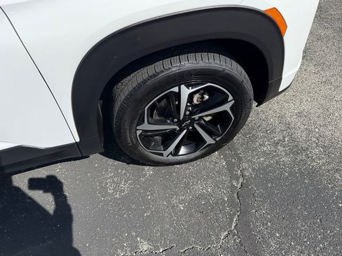 Certified 2023 Chevrolet TrailBlazer RS AWD/4WD image 30
