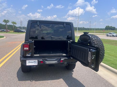 Used 2025 Jeep Wrangler Unlimited Sport S 4xe AWD/4WD image 4