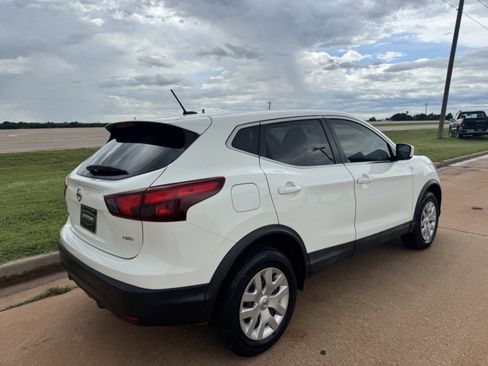 Used 2019 Nissan Rogue Sport S image 23