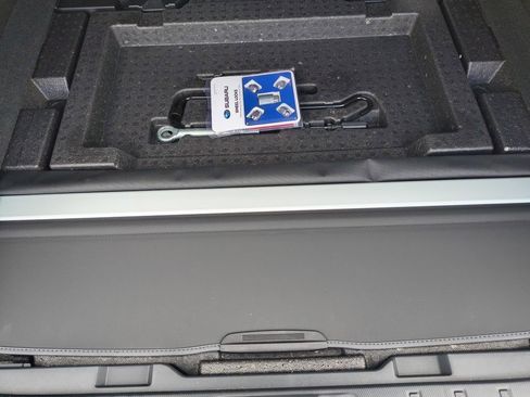 Used 2023 Subaru Outback Premium image 23