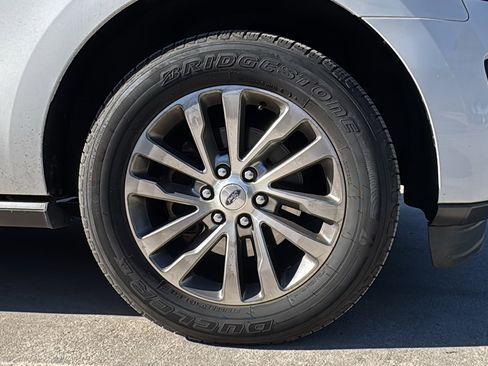 Used 2018 Ford Expedition Limited image 33