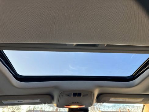 Used 2016 Buick Regal Premium w/ Driver Confidence Package #2 image 12