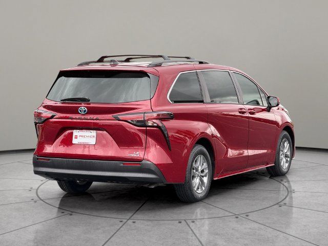 Certified 2022 Toyota Sienna LE FWD image 6