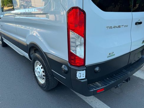 Used 2023 Ford Transit 250 Medium Roof AWD image 38