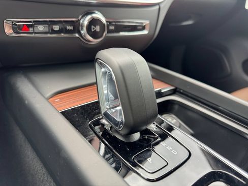 New 2026 Volvo V60 B5 Cross Country Plus w/ Protection Package Premier AWD/4WD image 16
