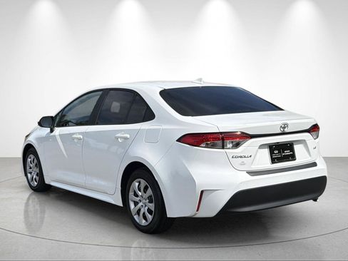 Used 2023 Toyota Corolla LE w/ Carpet Mat Package (TMS) FWD image 3