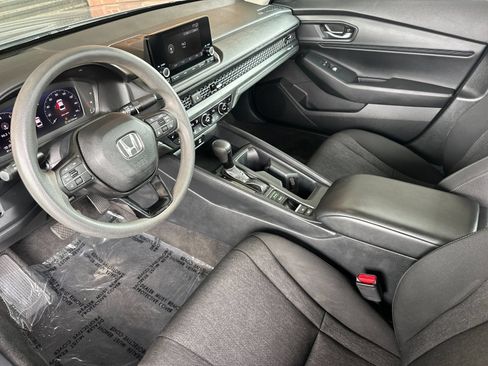 Used 2023 Honda Accord EX image 11