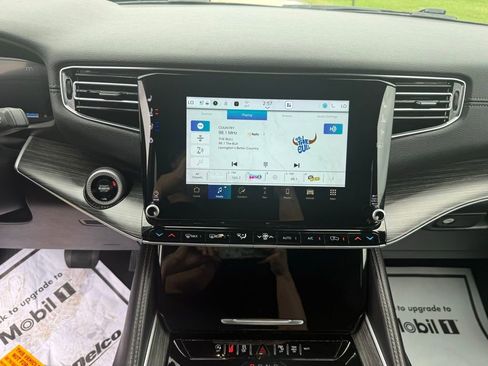 Used 2024 Jeep Wagoneer L Series II w/ Flexible Seating Group image 39